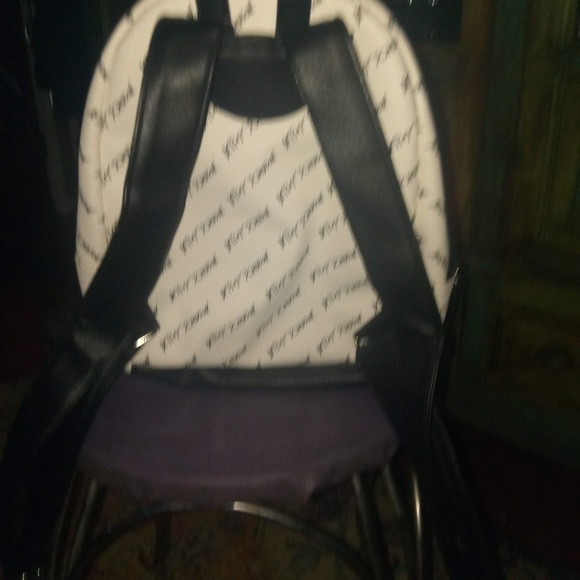 Betsey Johnson Heart Lock Backpack NWOT - Picture 3 of 4